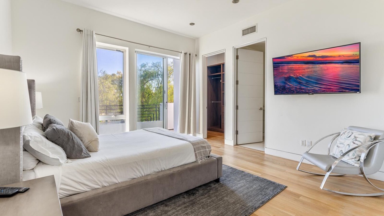 Photo of Bedroom in La Brea