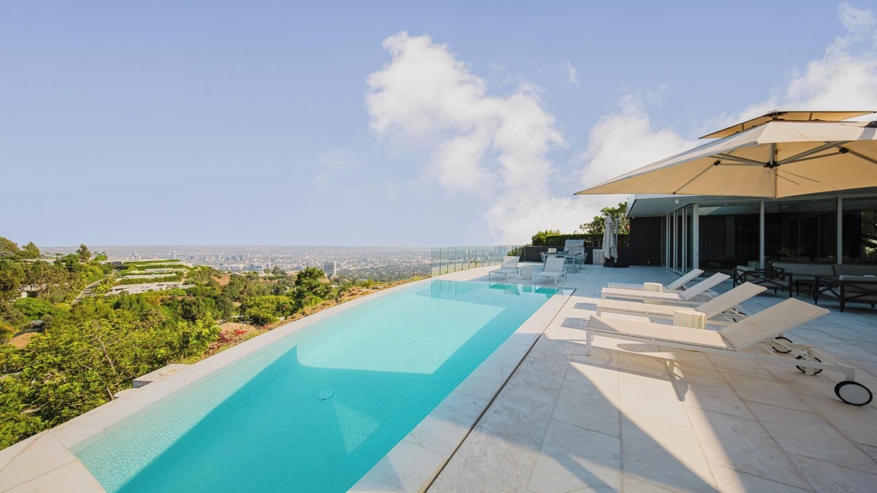 Photo of Outdoor in Trousdale Estates