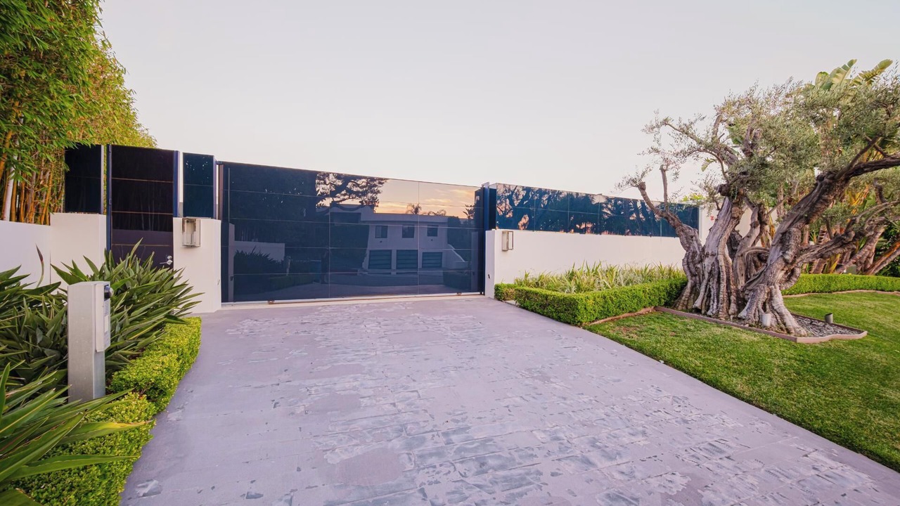 Photo of Outdoor in Trousdale Estates