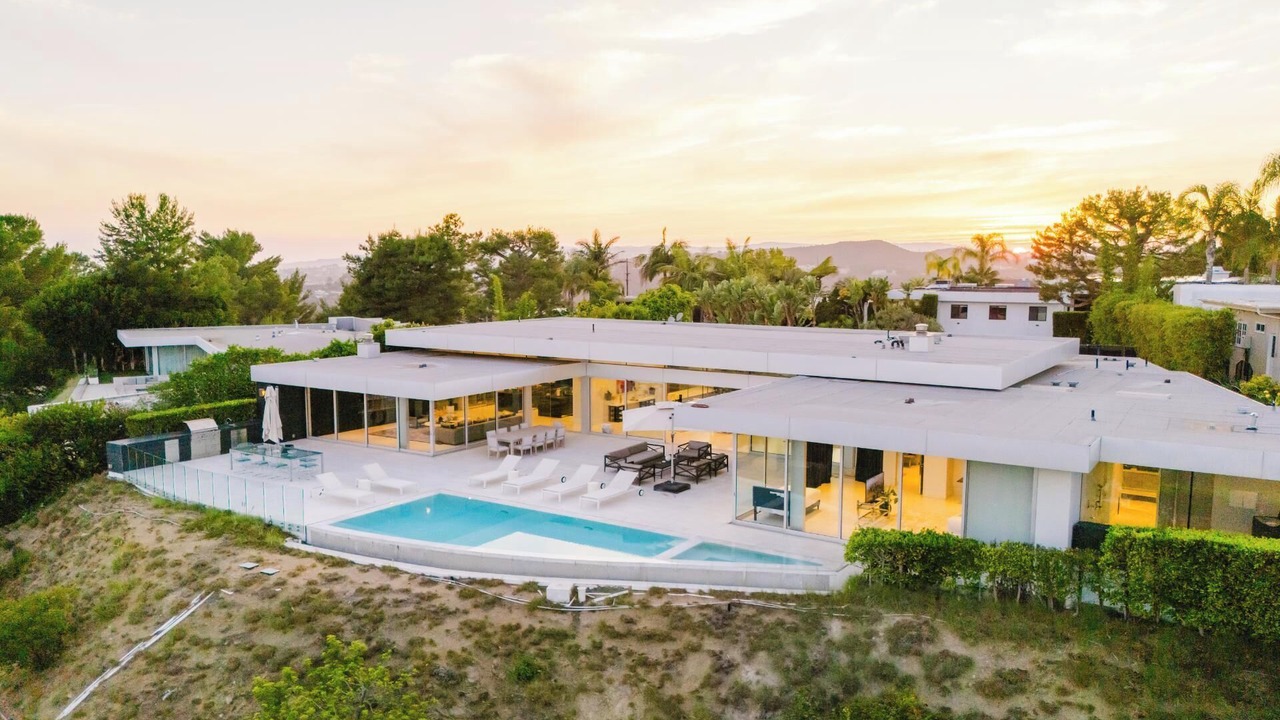 Photo of Outdoor in Trousdale Estates