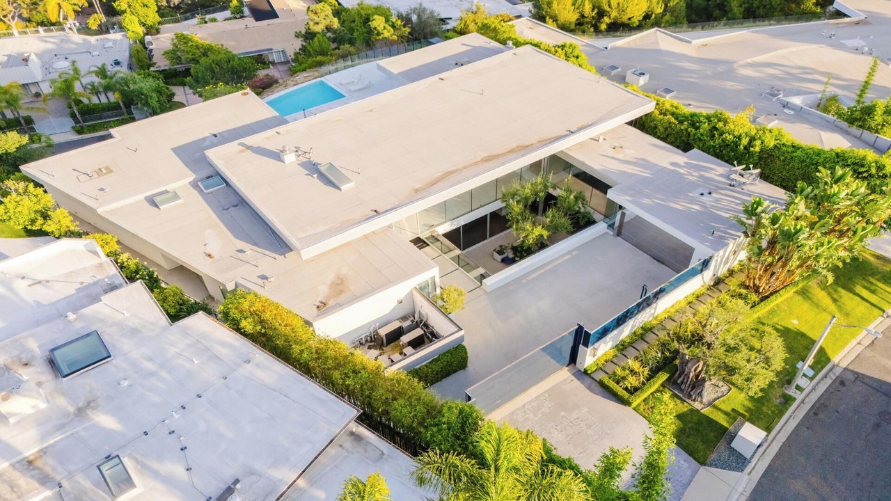 Photo of Outdoor in Trousdale Estates