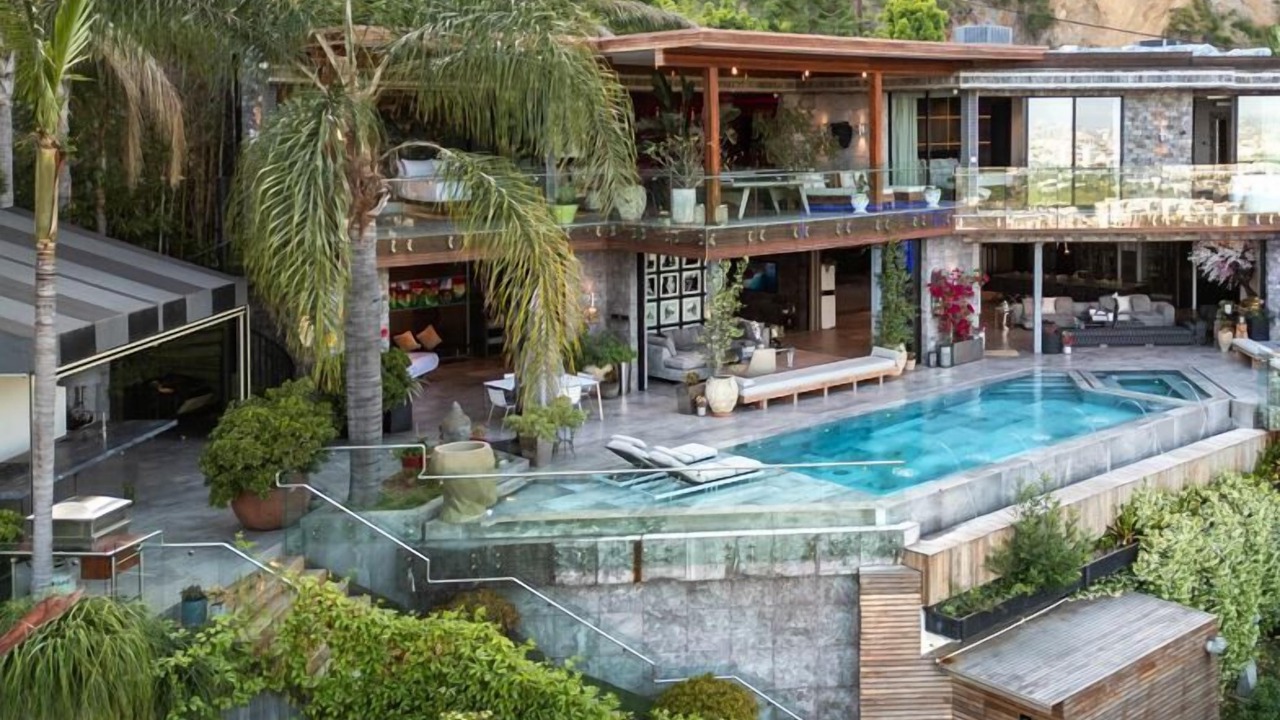 Photo of Outdoor in Hollywood Hills West