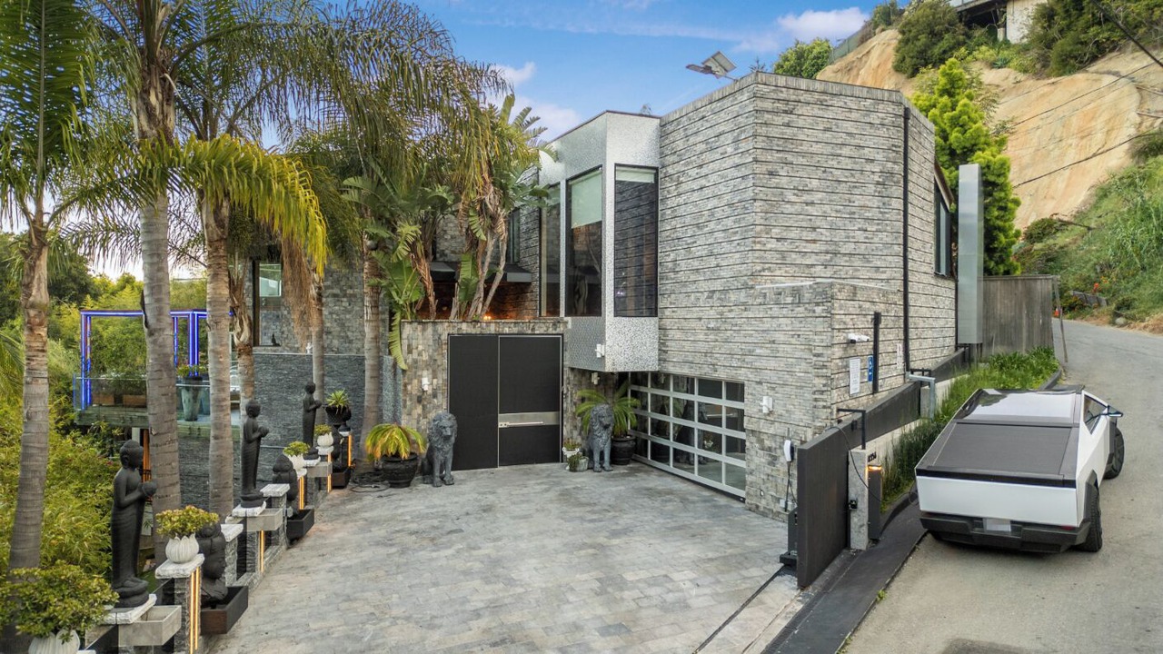 Photo of Outdoor in Hollywood Hills West