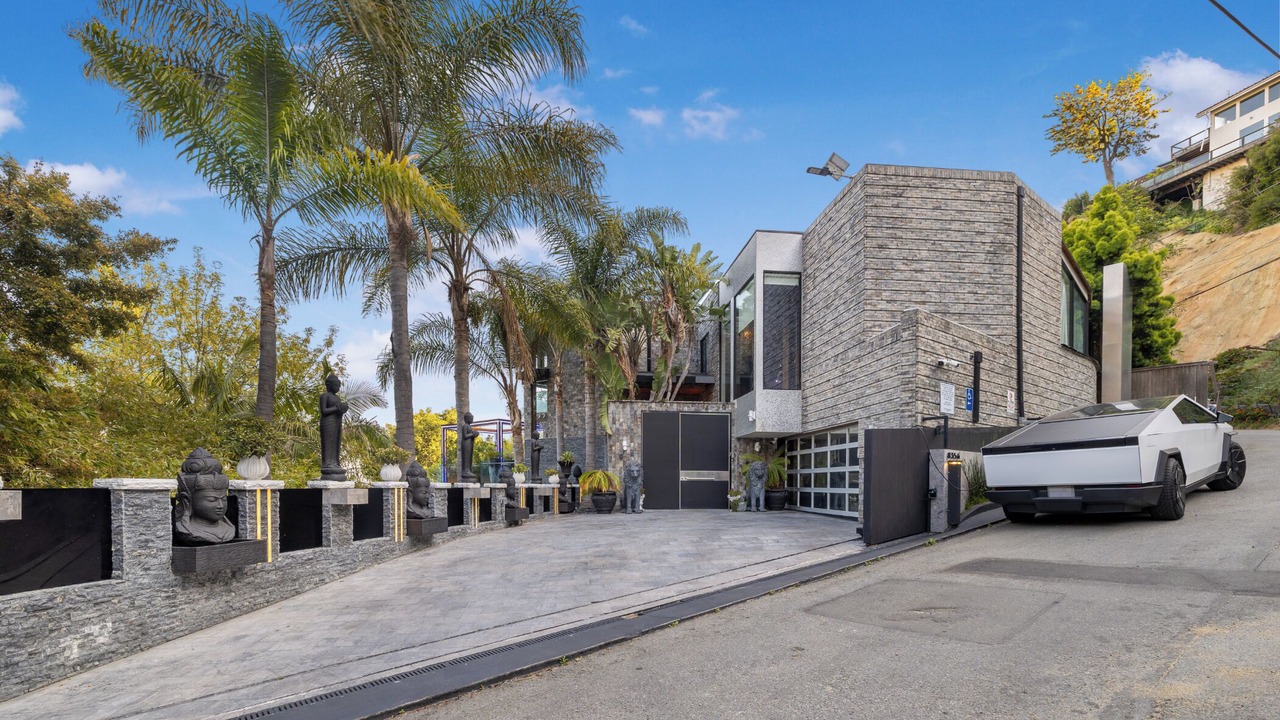 Photo of Outdoor in Hollywood Hills West
