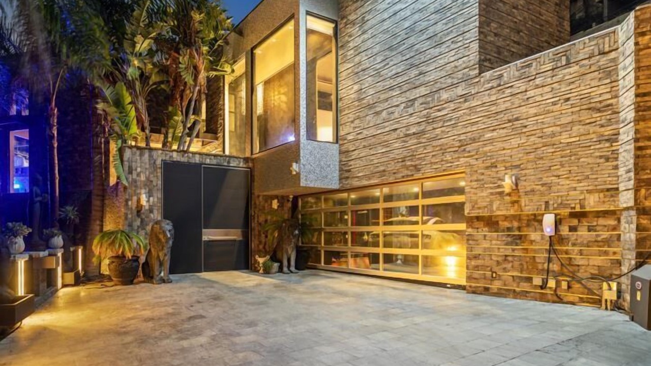 Photo of Patio Balcony in Hollywood Hills West