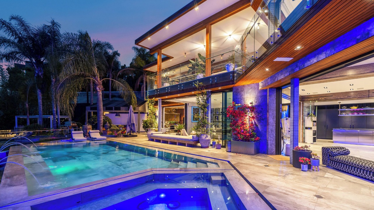 Photo of Outdoor in Hollywood Hills West