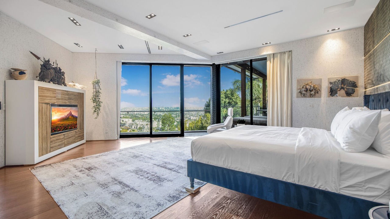 Photo of Bedroom in Hollywood Hills West
