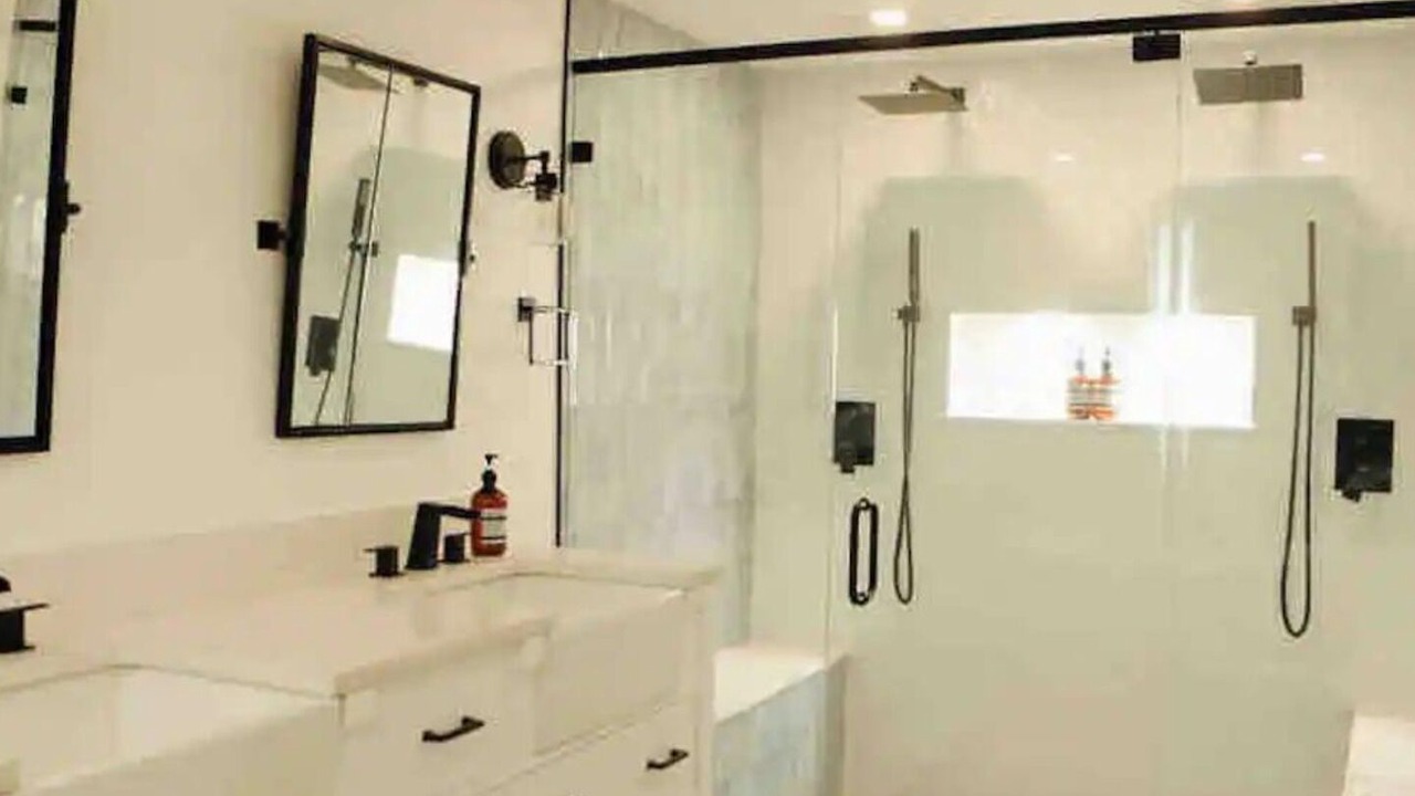 Photo of Bathroom in Jayhawk