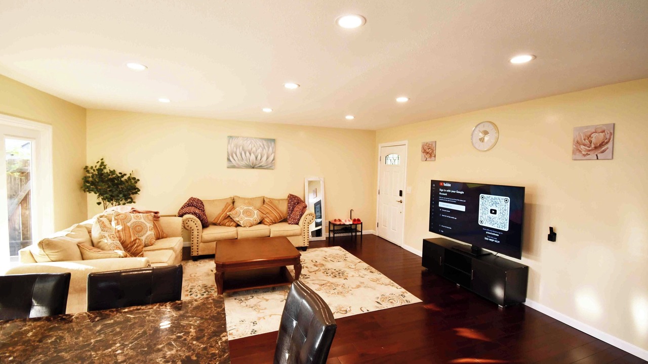Photo of Livingroom in Canoga Park