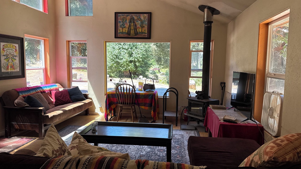 Photo of Livingroom in Shelter Cove