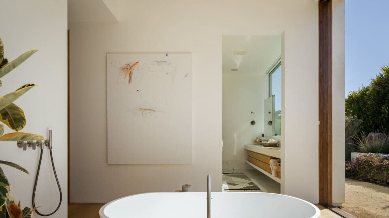 Photo of Bathroom in Central Malibu