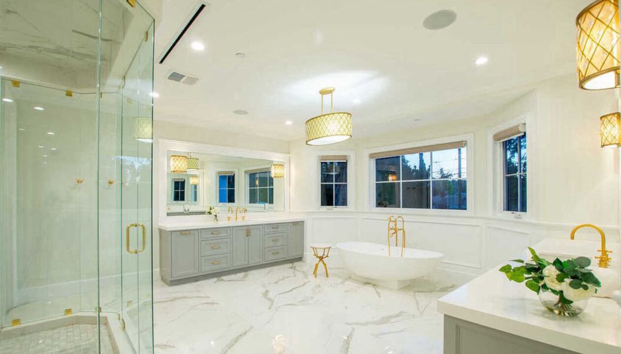 Photo of Bathroom in Tarzana