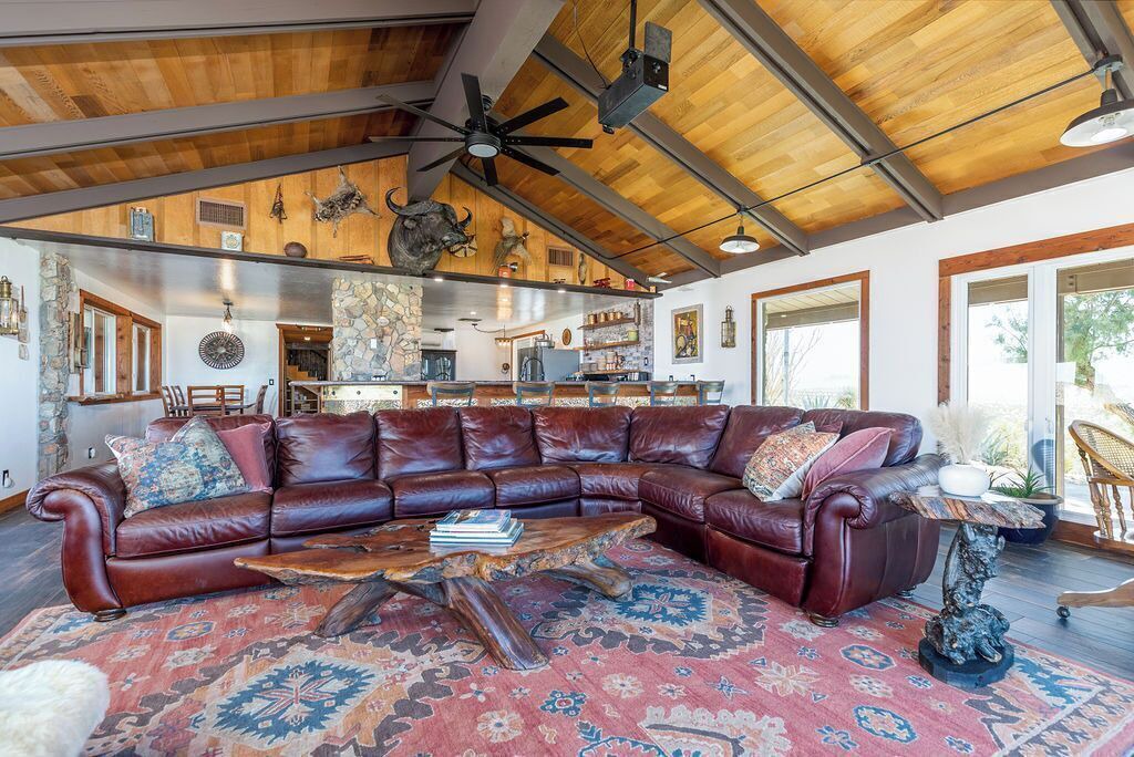 Photo of Livingroom in Ridgecrest