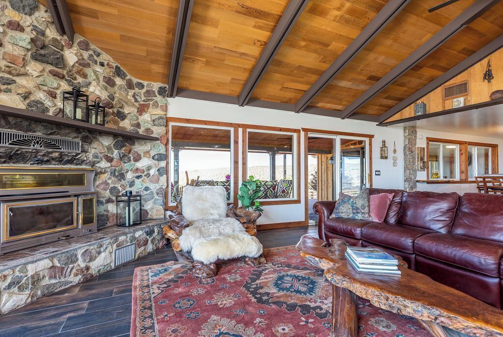Photo of Livingroom in Ridgecrest