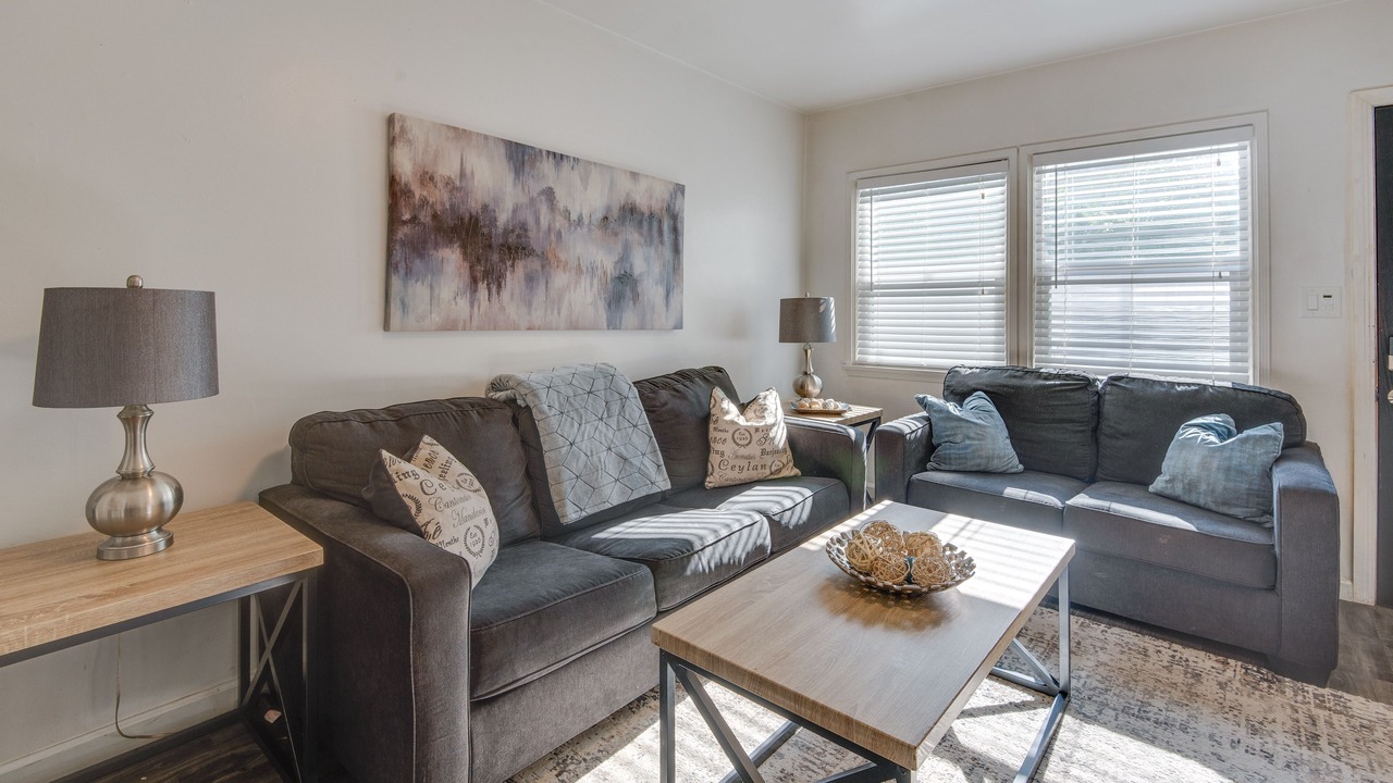 Photo of Livingroom in Sherman Oaks