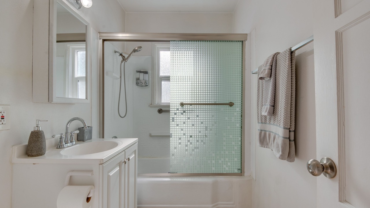 Photo of Bathroom in Sherman Oaks