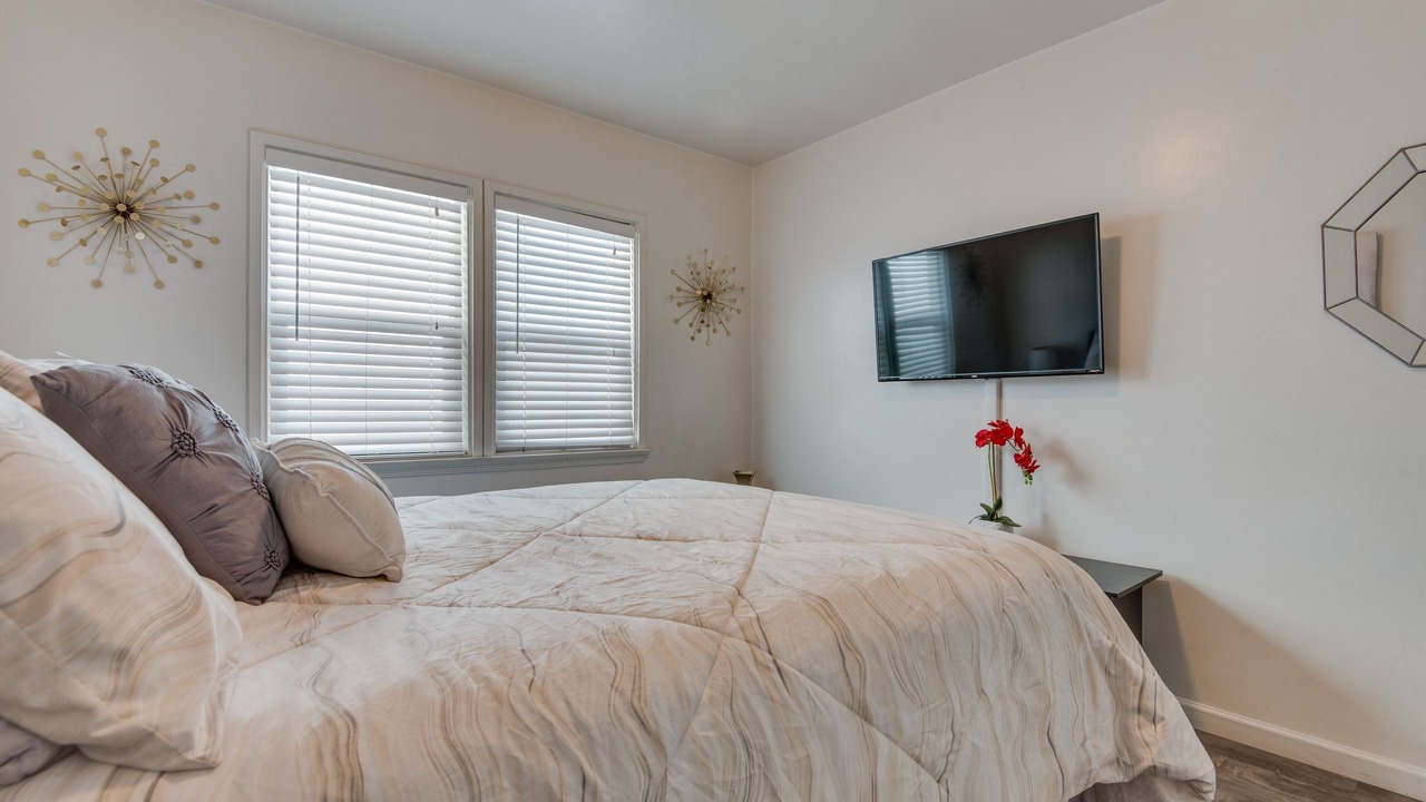 Photo of Bedroom in Sherman Oaks