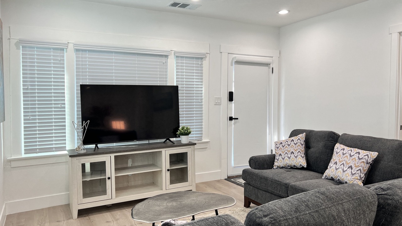 Photo of Livingroom in Fullerton