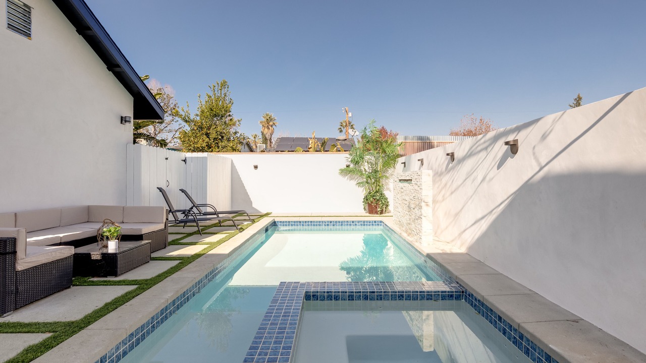 Photo of Outdoor in Valley Glen