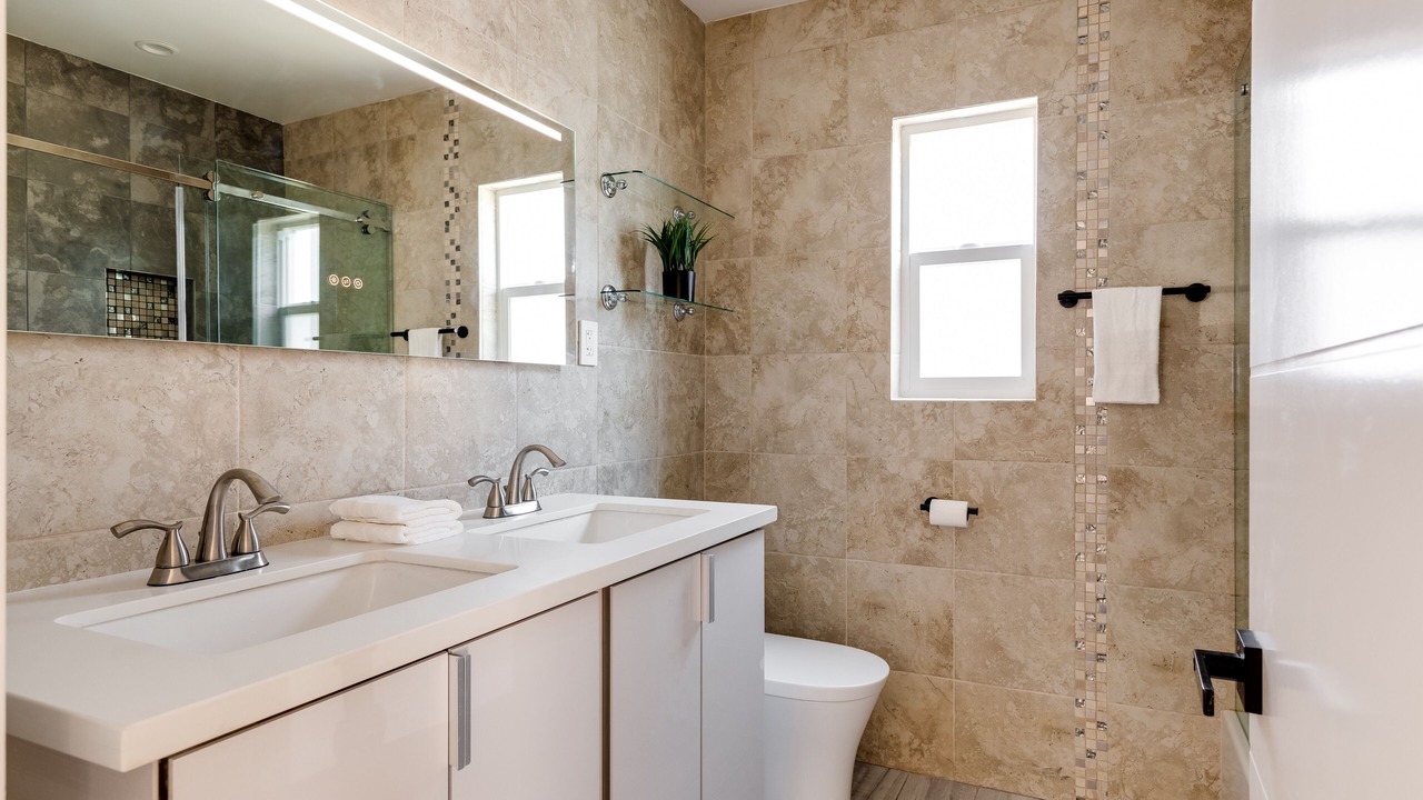 Photo of Bathroom in Valley Glen