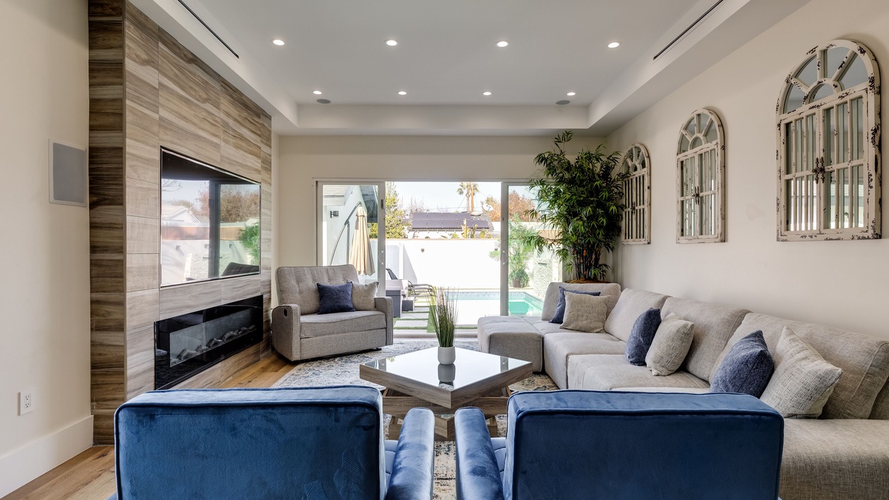 Photo of Livingroom in Valley Glen