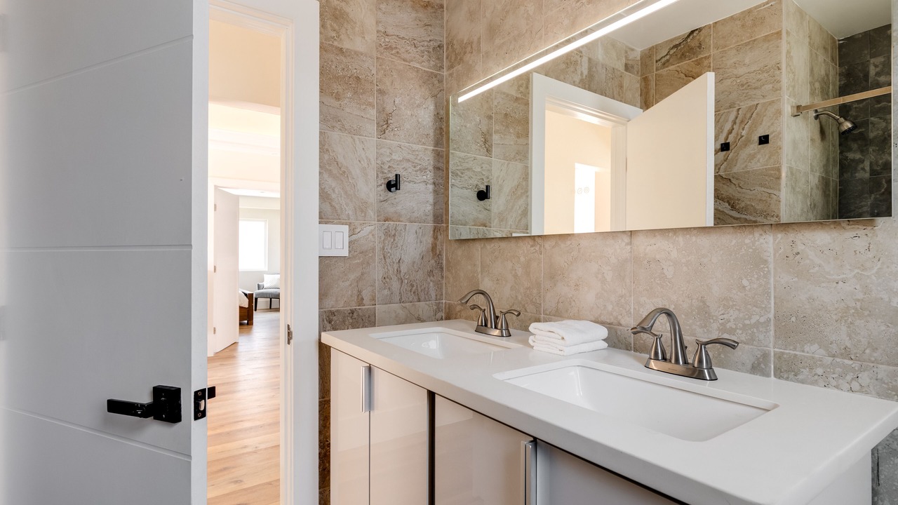 Photo of Bathroom in Valley Glen