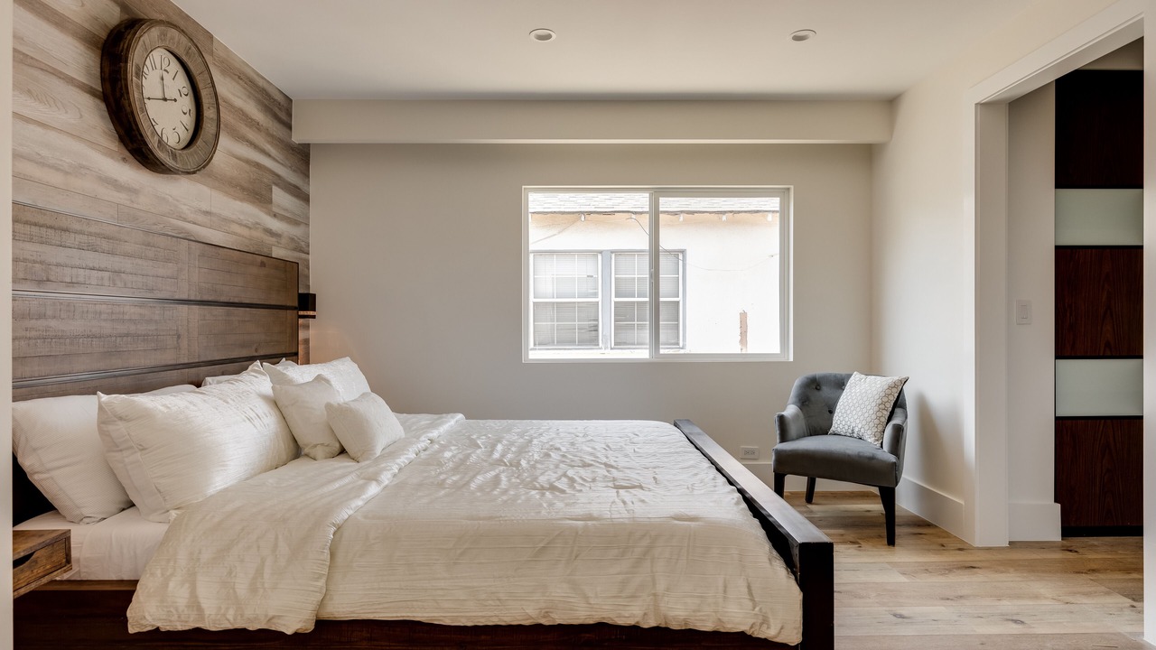Photo of Bedroom in Valley Glen