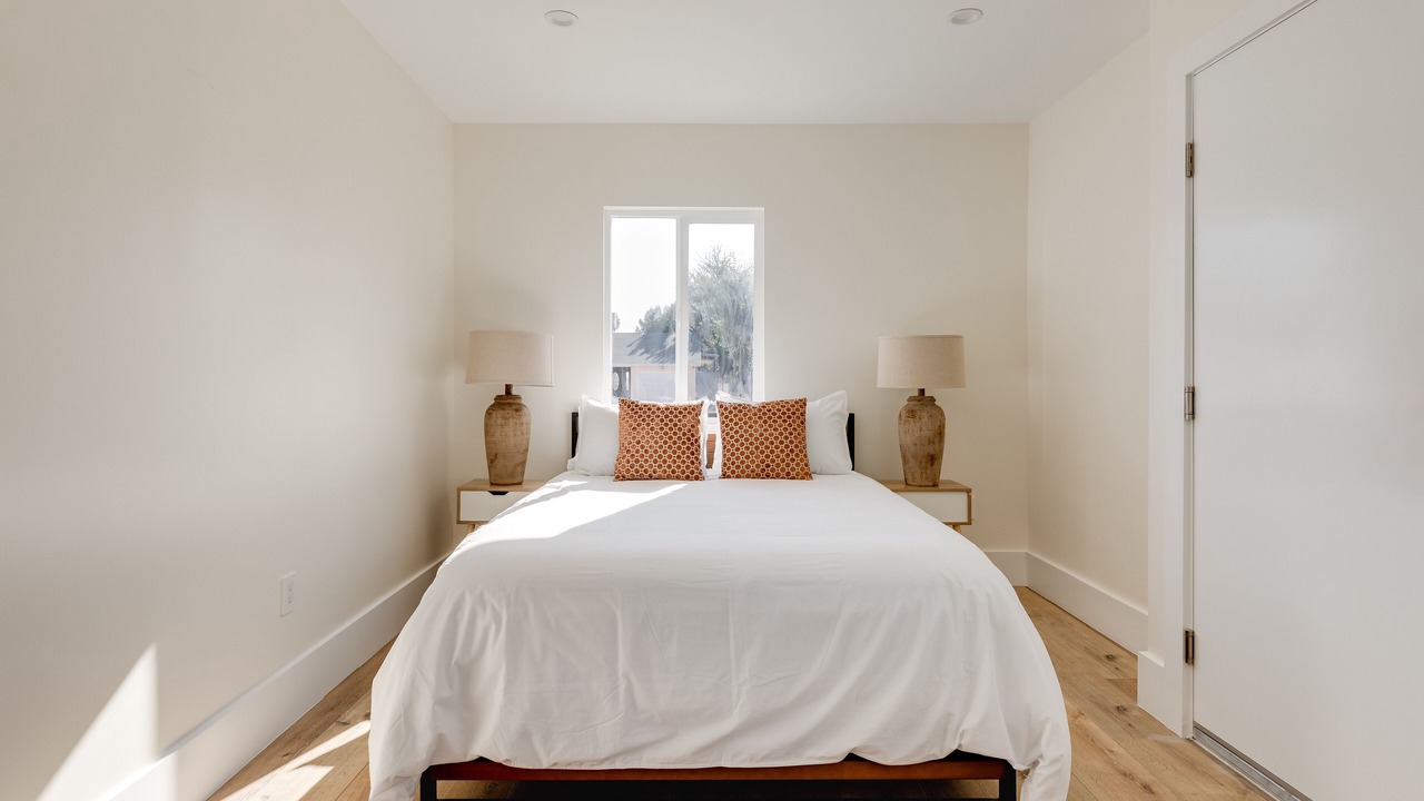 Photo of Bedroom in Valley Glen