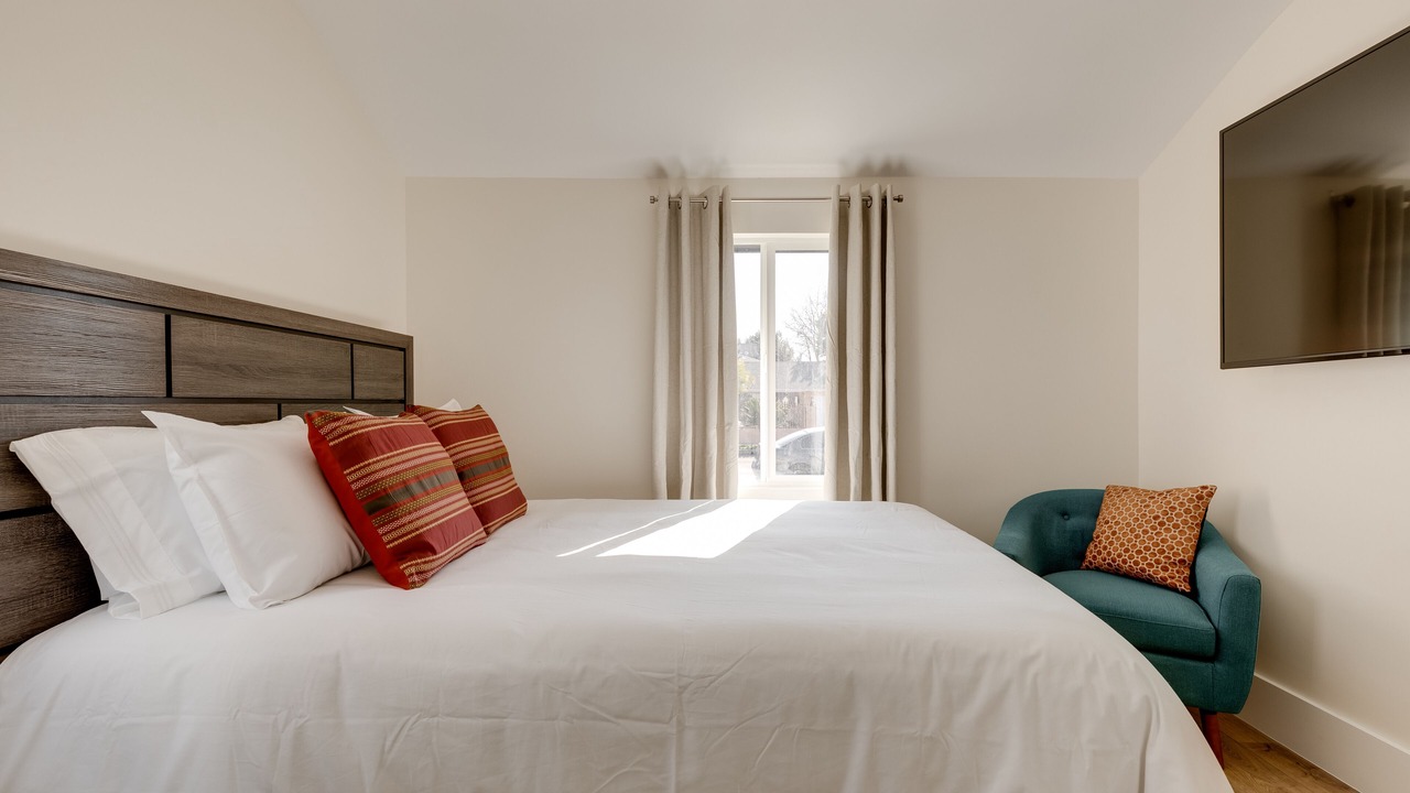 Photo of Bedroom in Valley Glen