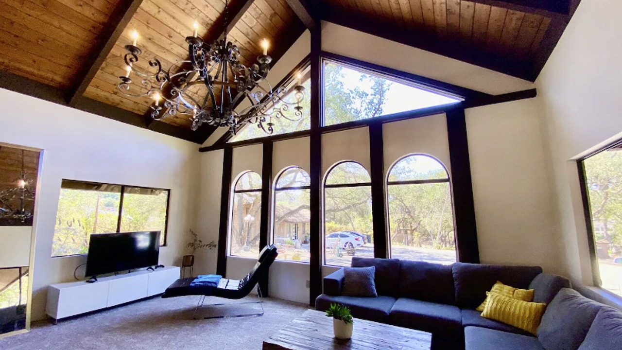 Photo of Livingroom in North Ridge