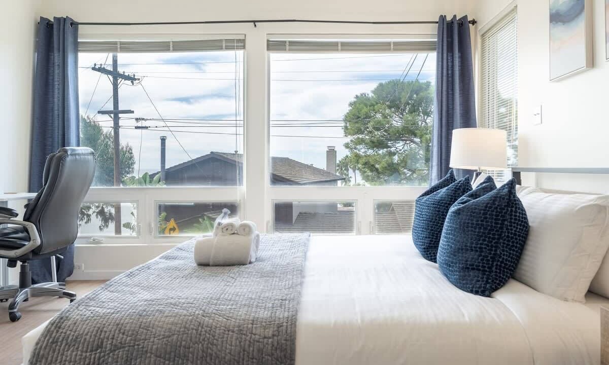 Photo of Bedroom in Sunset Cliffs