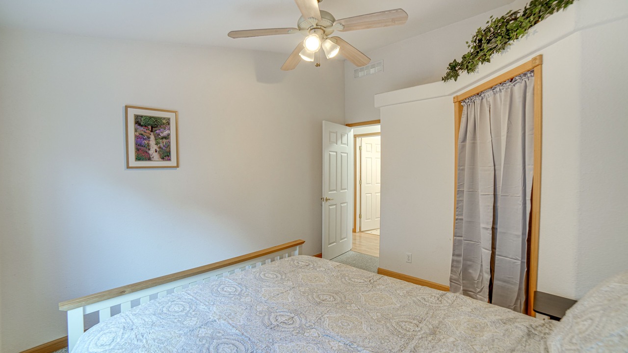 Photo of Bedroom in North Lakeport