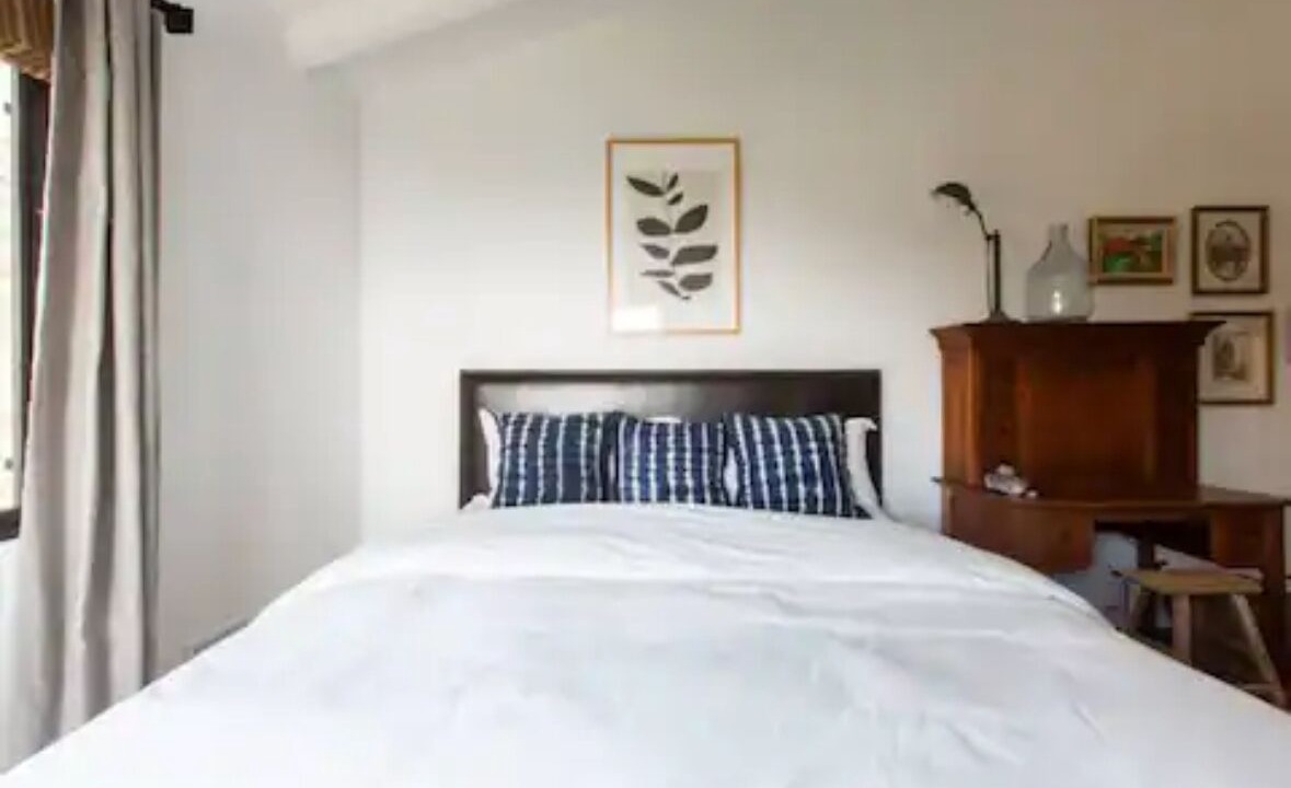 Photo of Bedroom in Eastern Malibu