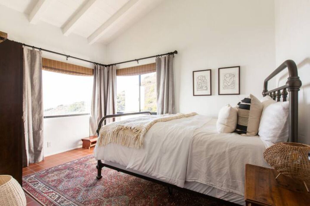 Photo of Bedroom in Eastern Malibu