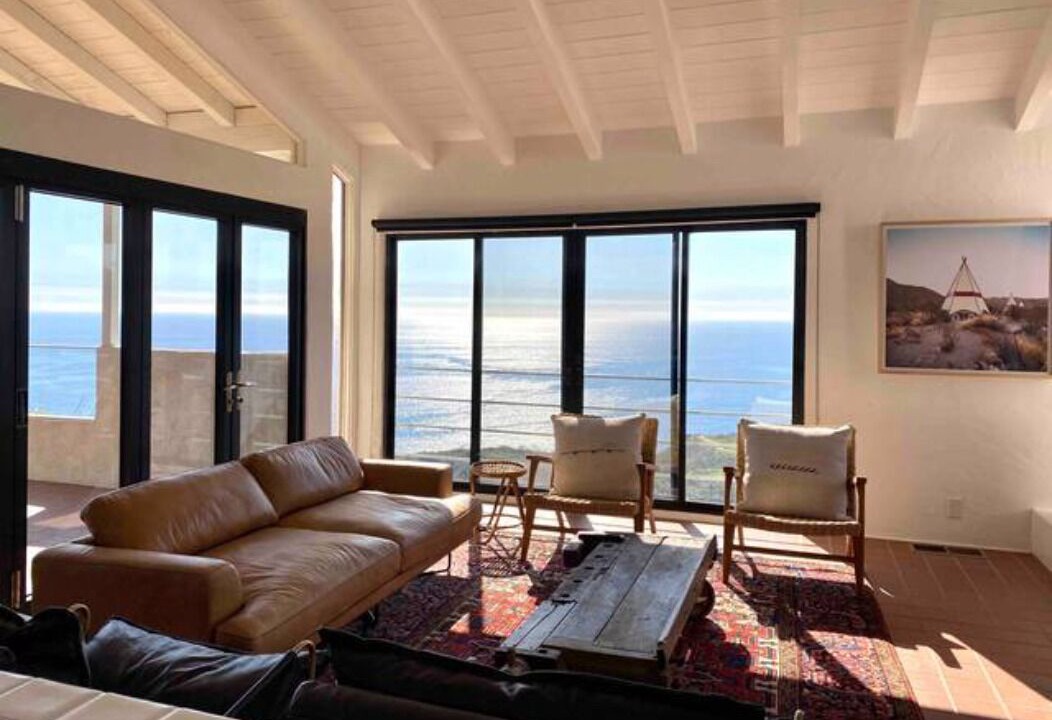 Photo of Livingroom in Eastern Malibu