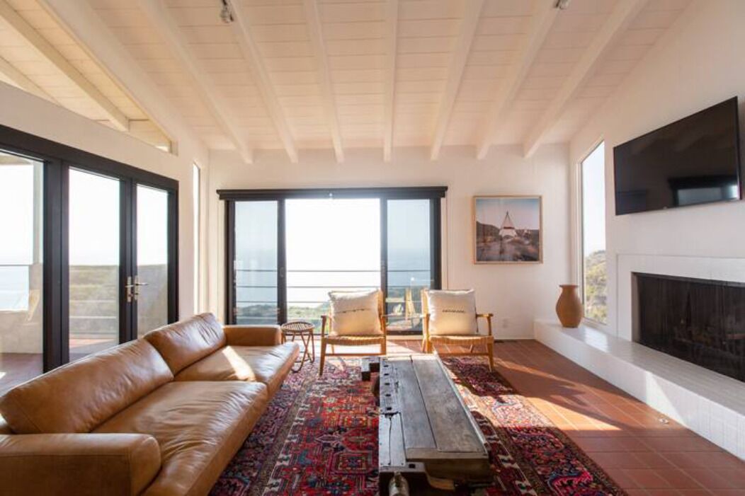 Photo of Livingroom in Eastern Malibu