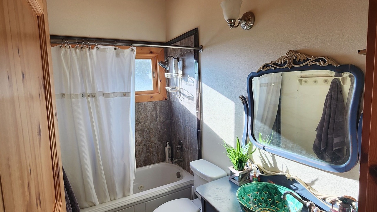 Photo of Bathroom in Upper Lake