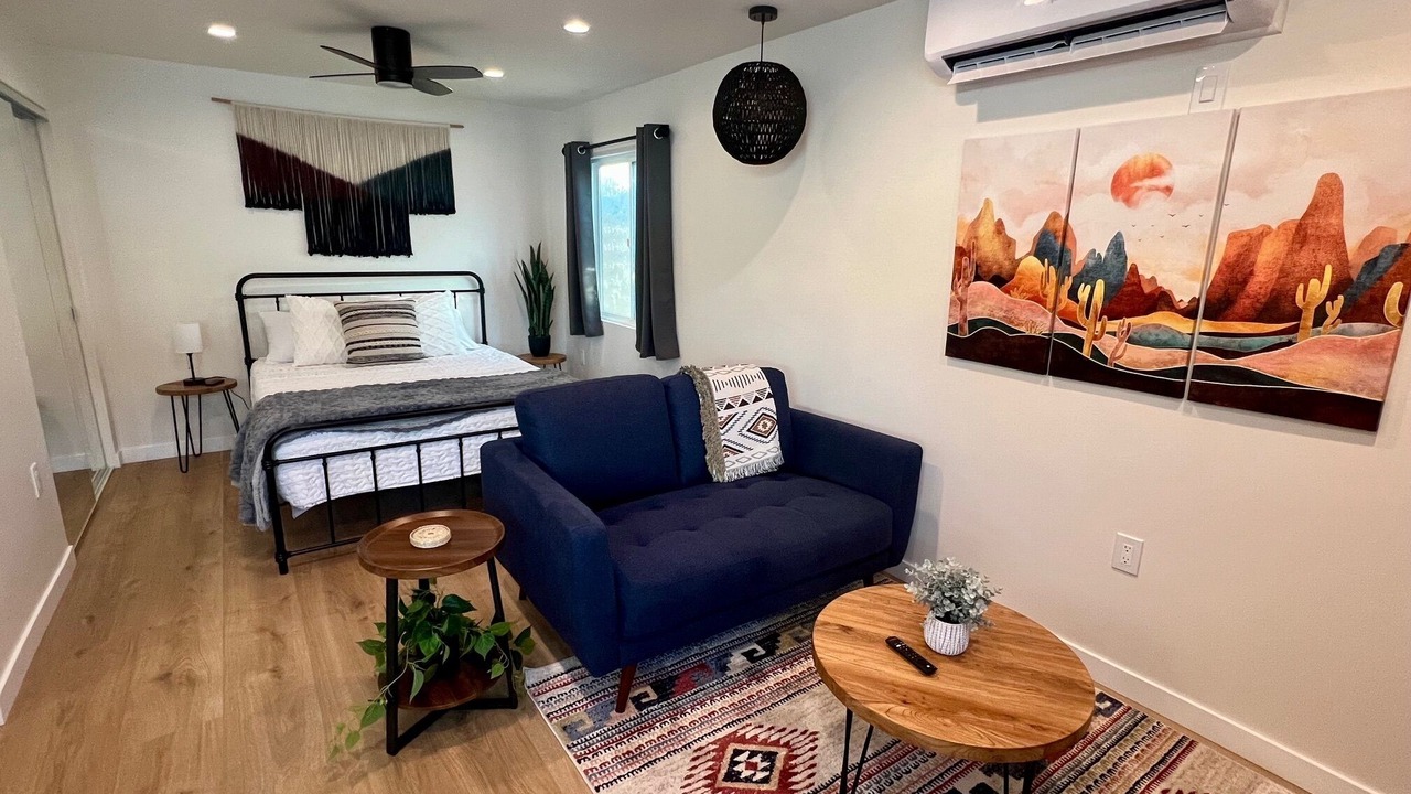 Photo of Bedroom in Valley Glen