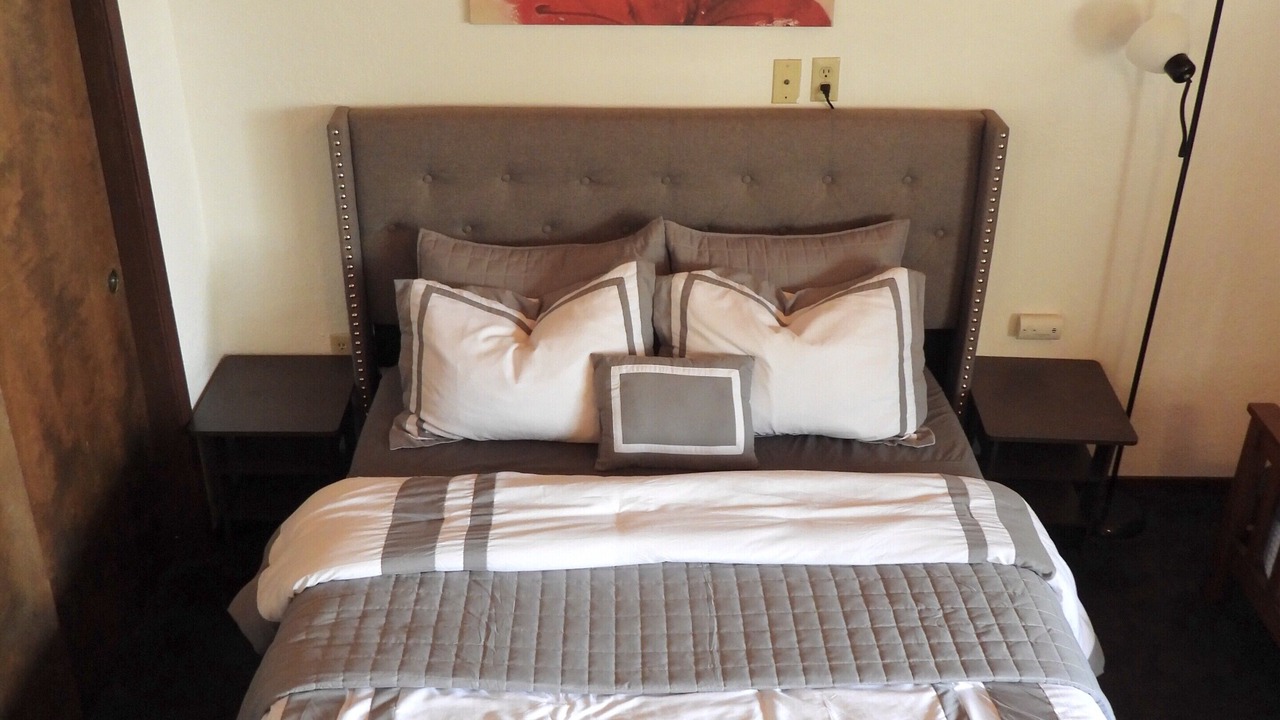 Photo of Bedroom in Redwood Valley