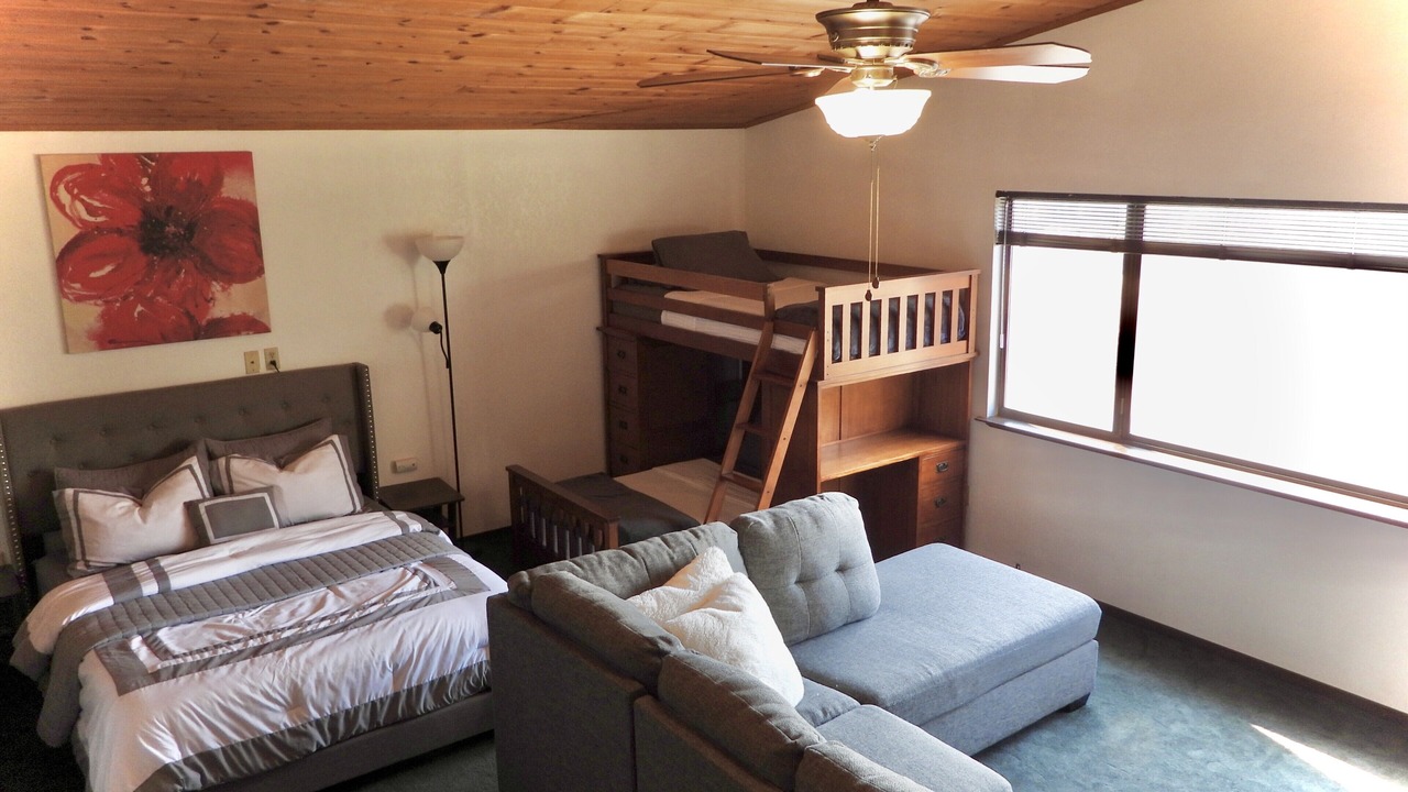 Photo of Bedroom in Redwood Valley