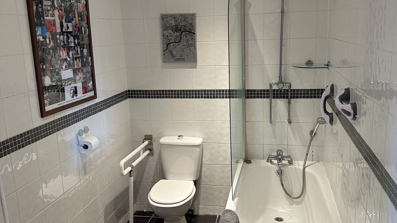 Photo of Bathroom in Faraday