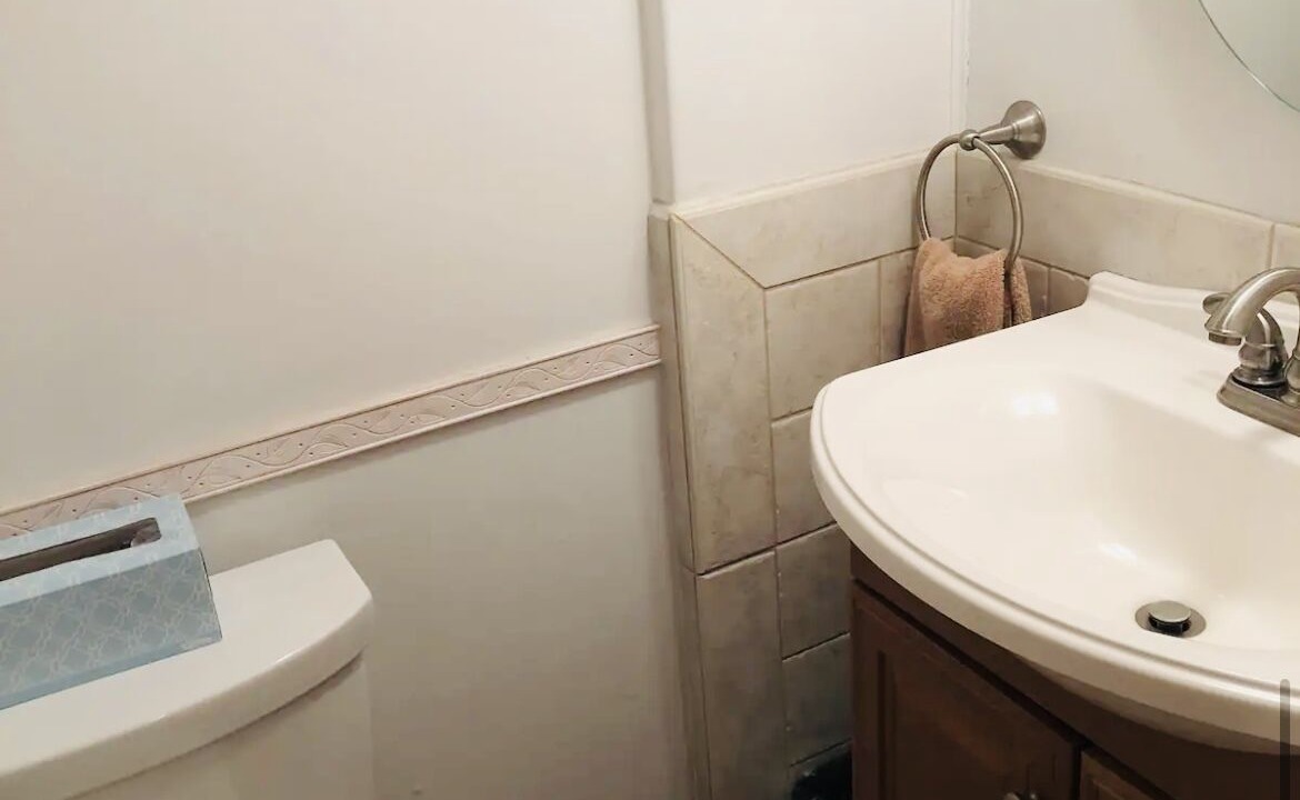 Photo of Bathroom in NoHo Arts District