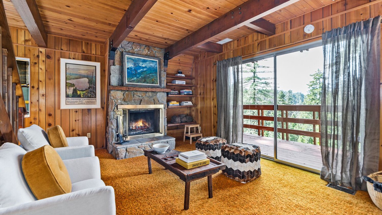 Photo of Livingroom in Arrowhead Villas