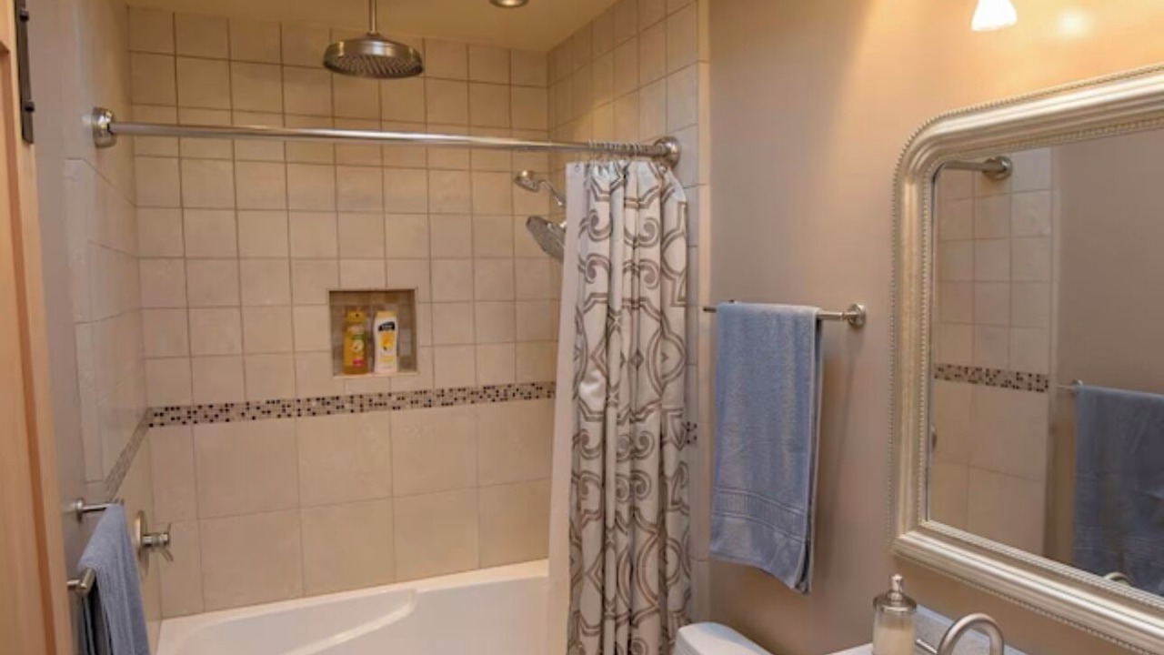 Photo of Bathroom in Harbor