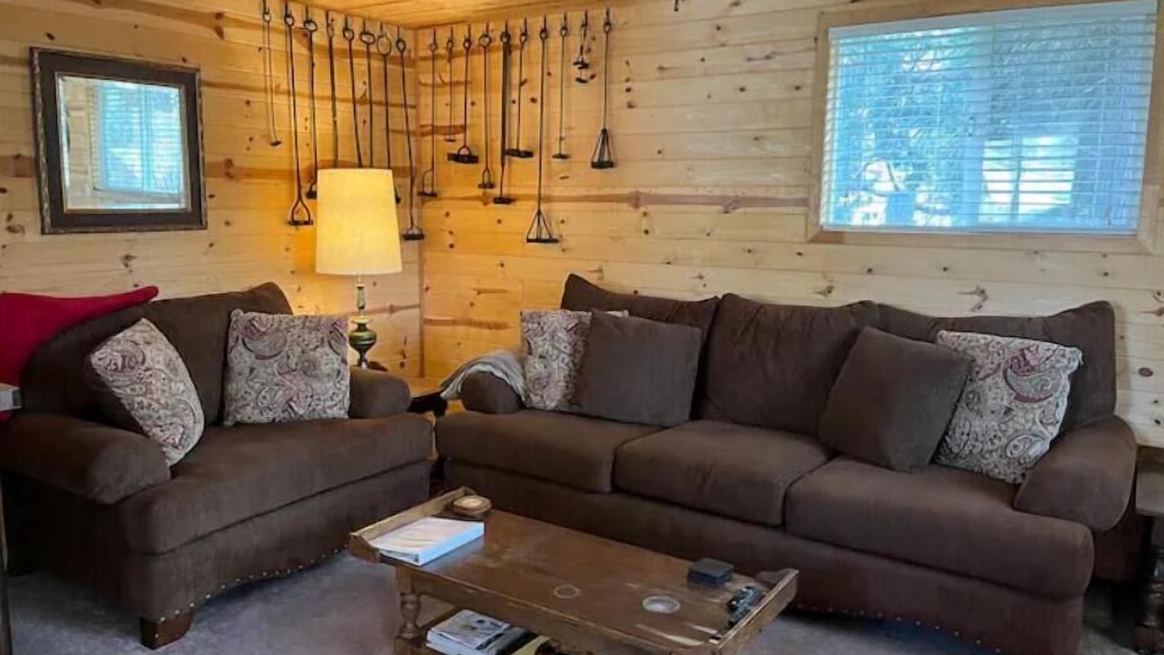 Photo of Livingroom in California Hot Springs
