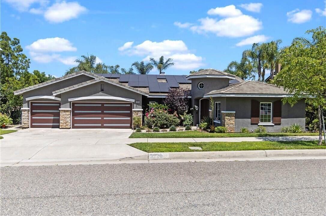 Photo of Outdoor in Corona