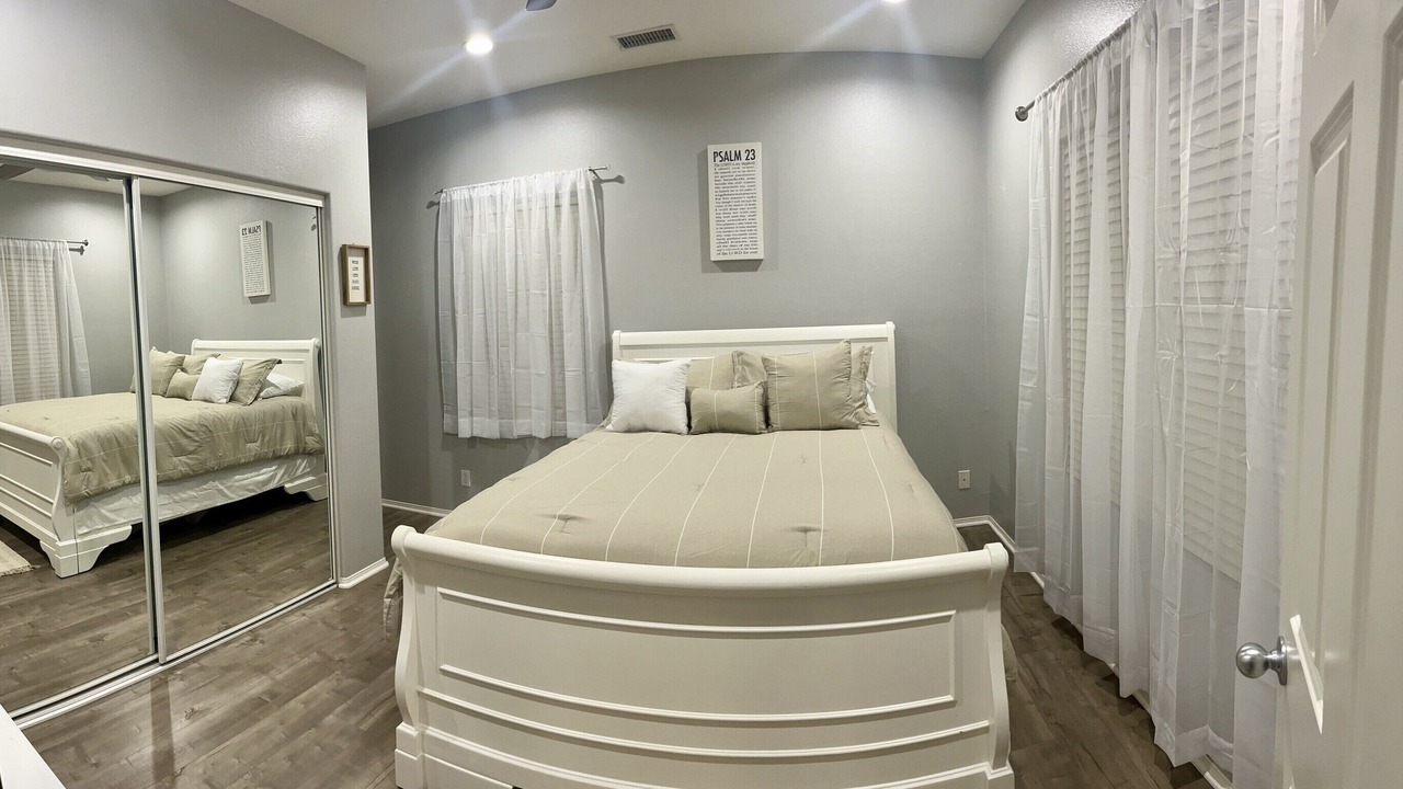Photo of Bedroom in Corona