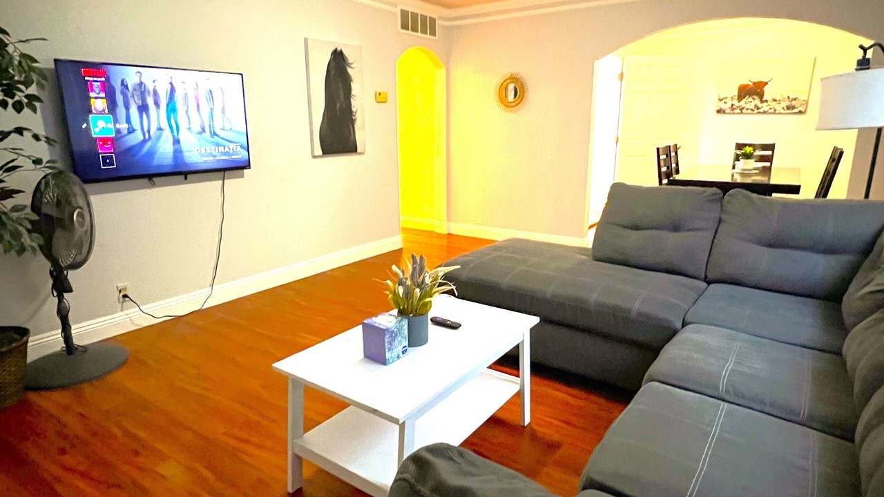 Photo of Livingroom in Ashland