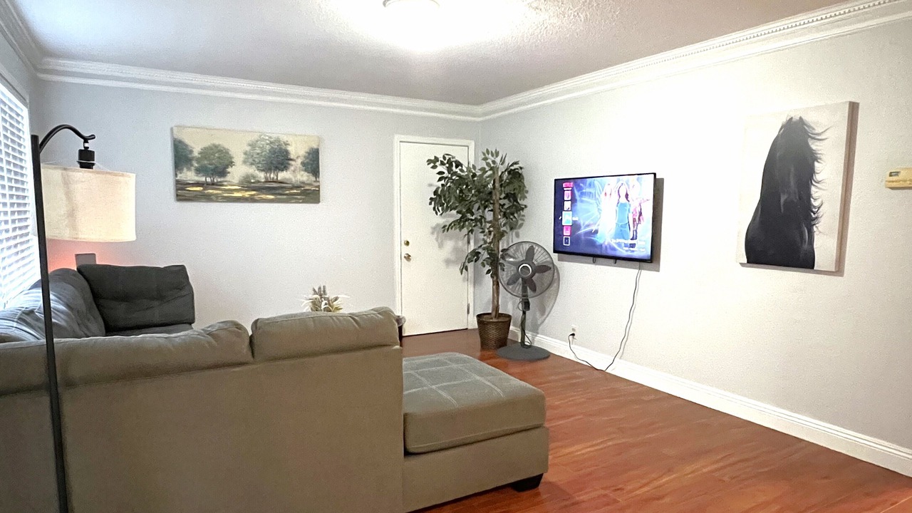 Photo of Livingroom in Ashland