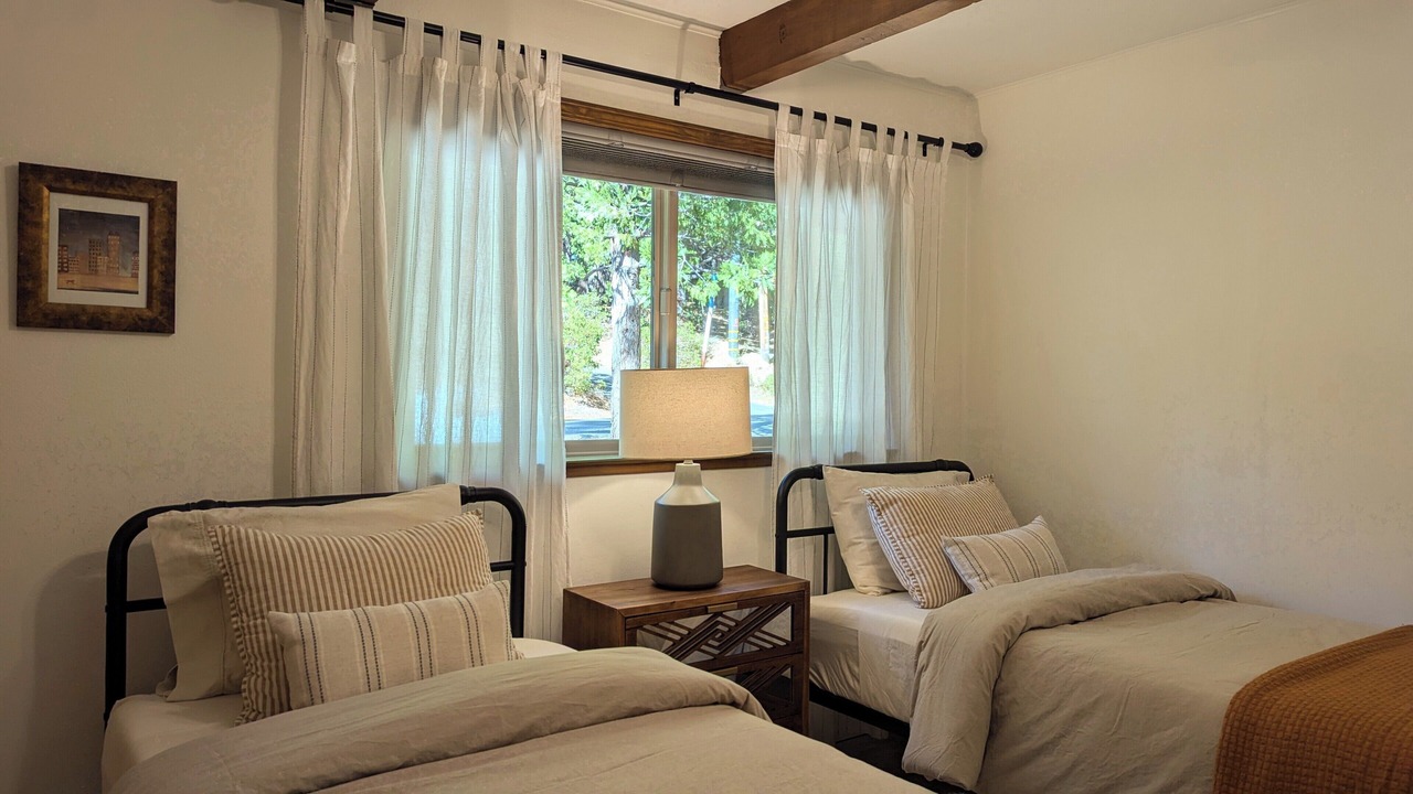 Photo of Bedroom in Strawberry